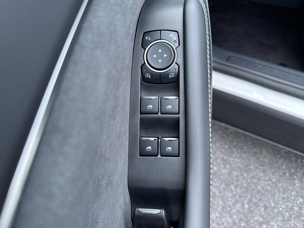 2025 Ford Mustang Mach-E GT - Photo 24