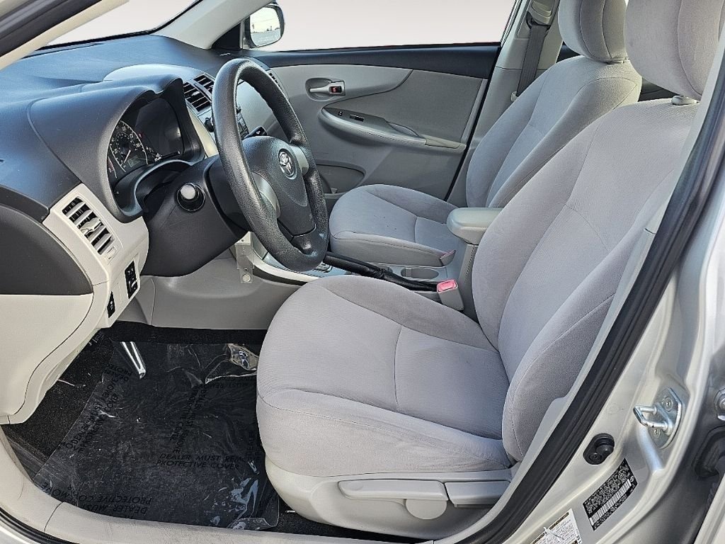Used 2011 Classic Silver Metallic Toyota LE image 28