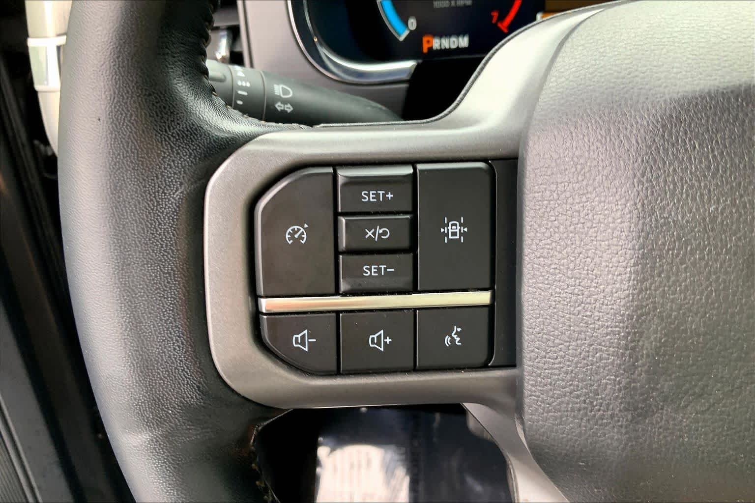 Used 2022 Light Blue Clearcoat Metallic Ford LARIAT image 23