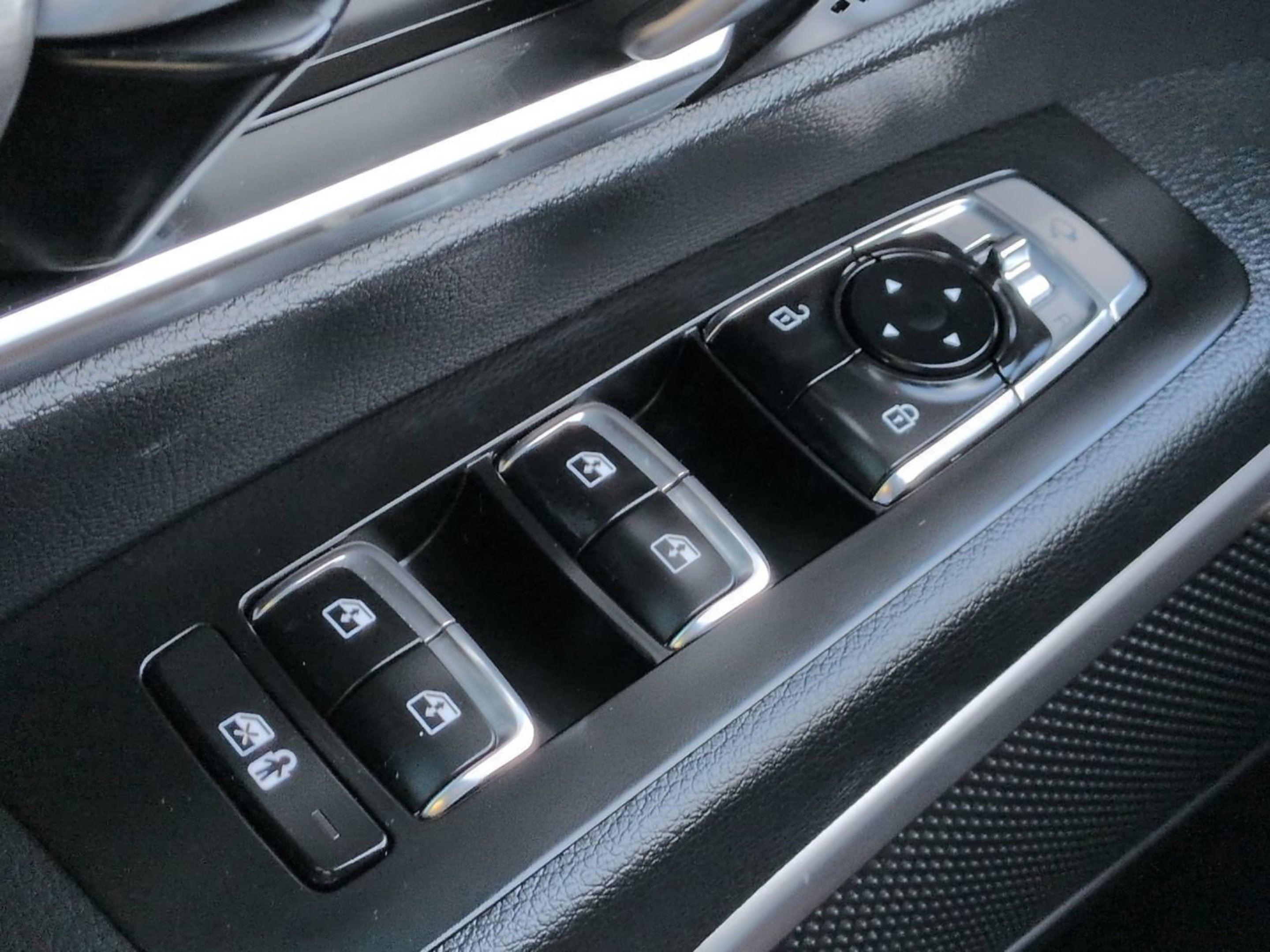 Certified Used 2025 Panthera Metal Kia EX X-Line image 26