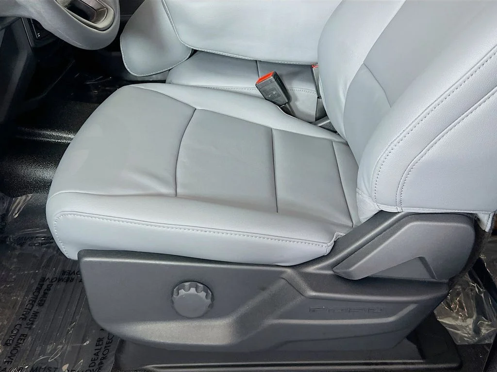 New 2026 Oxford White Ford XL image 19