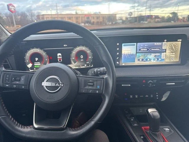 Used 2025 Gray Nissan SR image 9