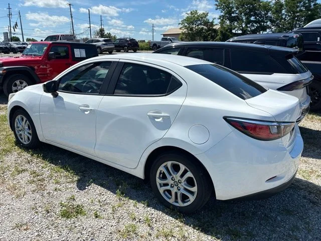 Used 2017 Frost Toyota Base image 5