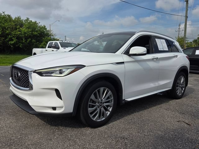 Used 2023 Lunar White INFINITI LUXE image 3