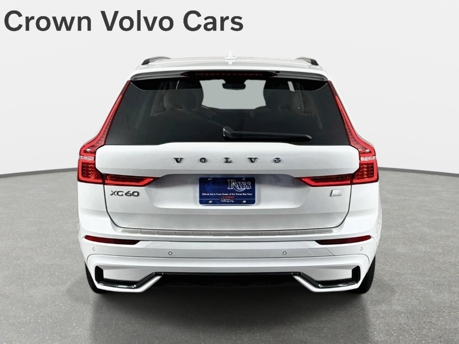 Used 2024 Crystal White Volvo Ultimate Dark Theme image 6