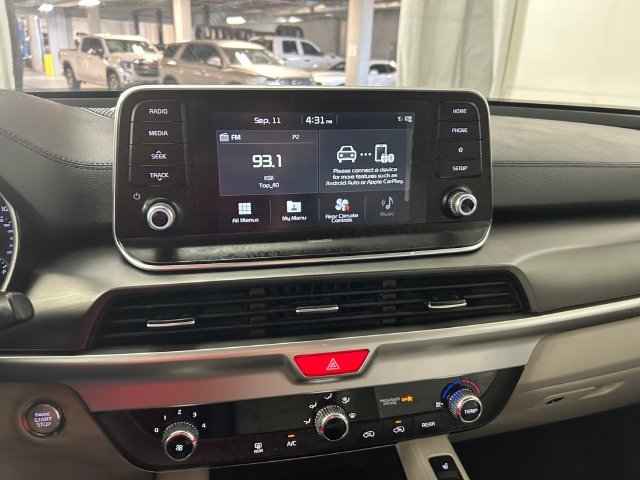 Used 2020 White Kia S image 11