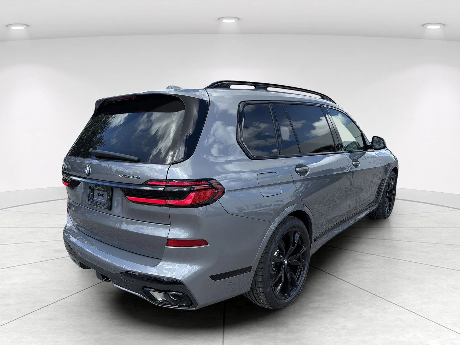 New 2027 Skyscraper Grey Metallic BMW xDrive40i image 4