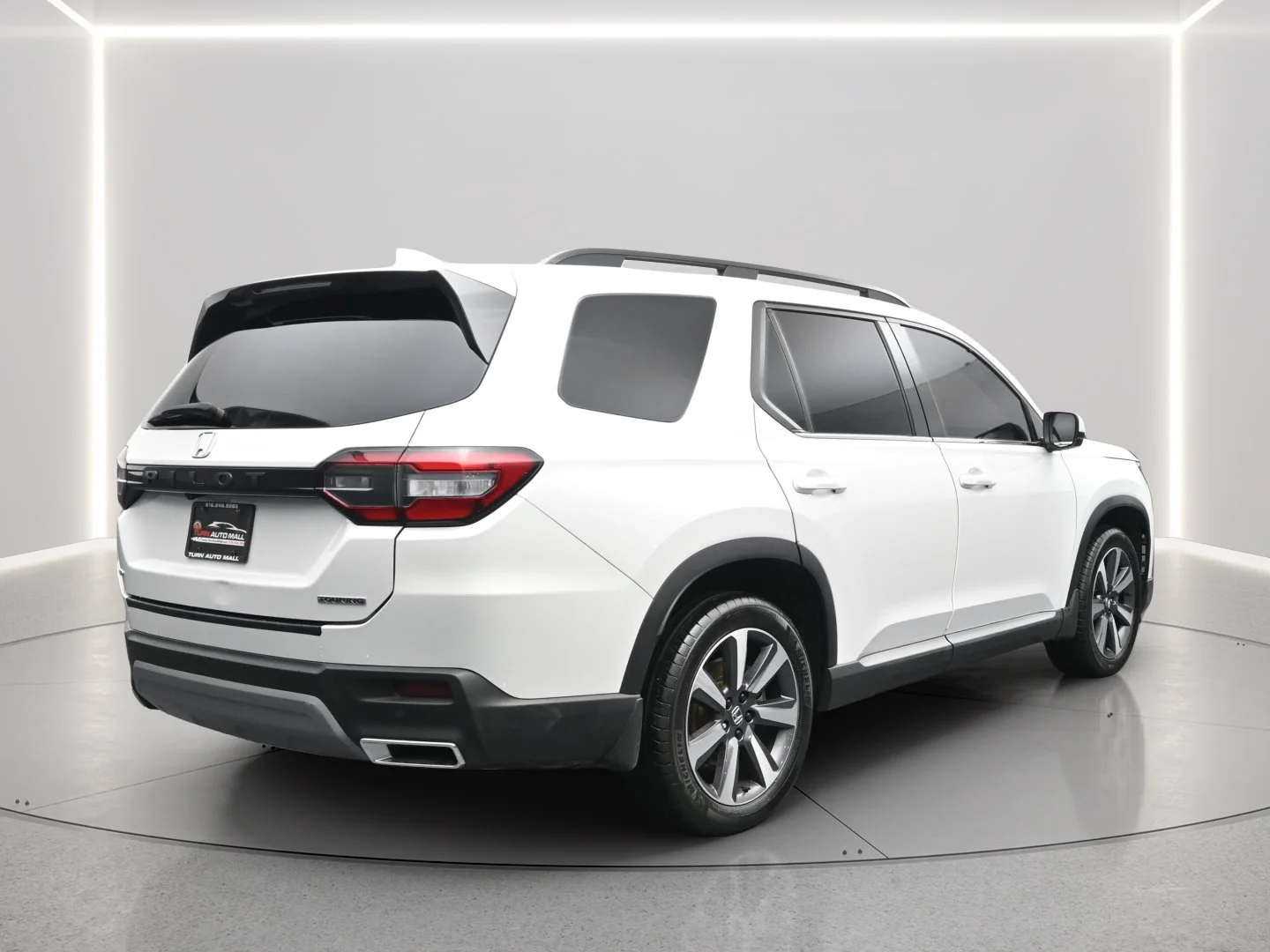 Used 2023 Platinum White Pearl Honda Touring image 7