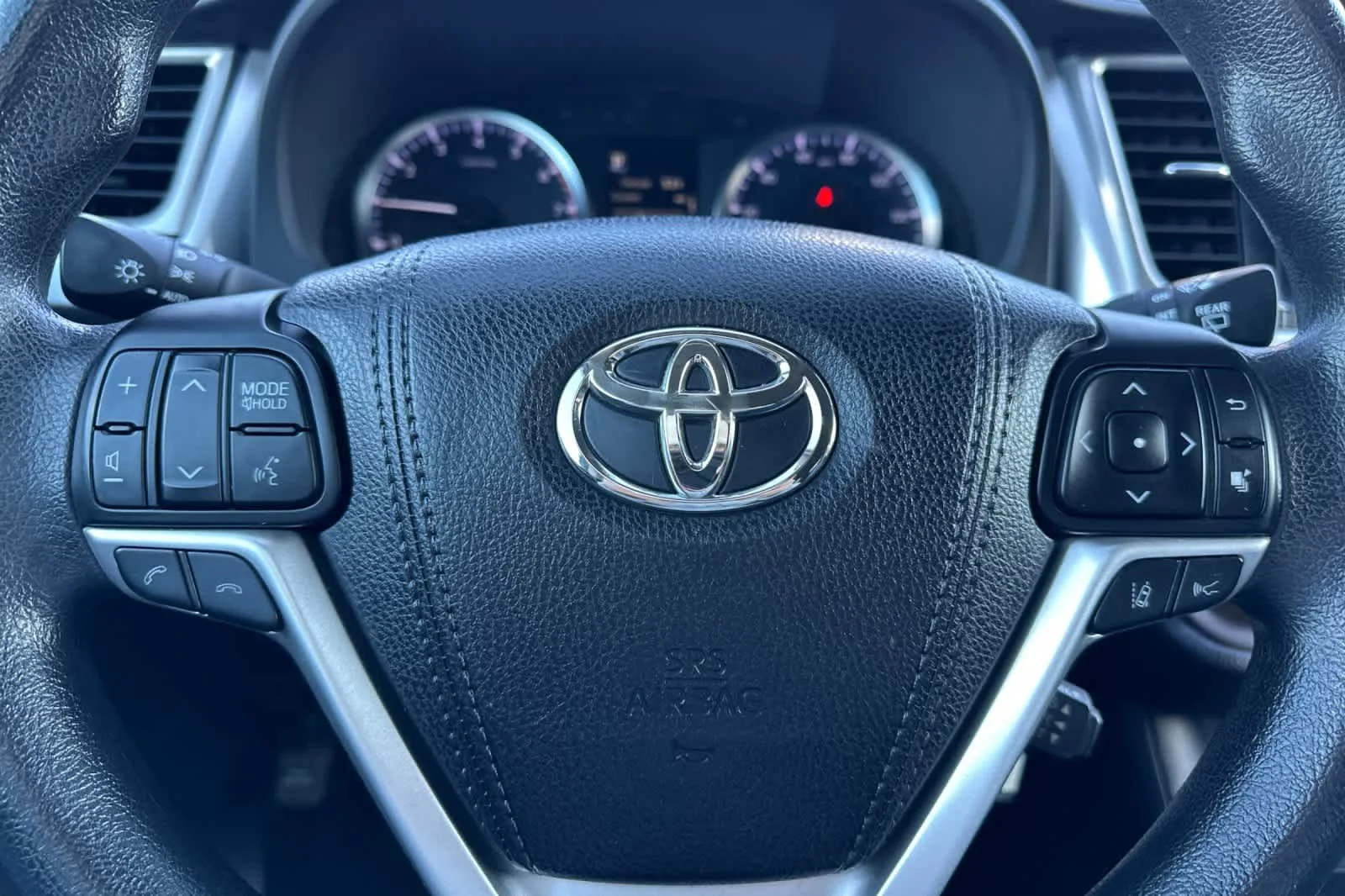Used 2017 Ooh La La Rouge Mica Toyota LE image 23