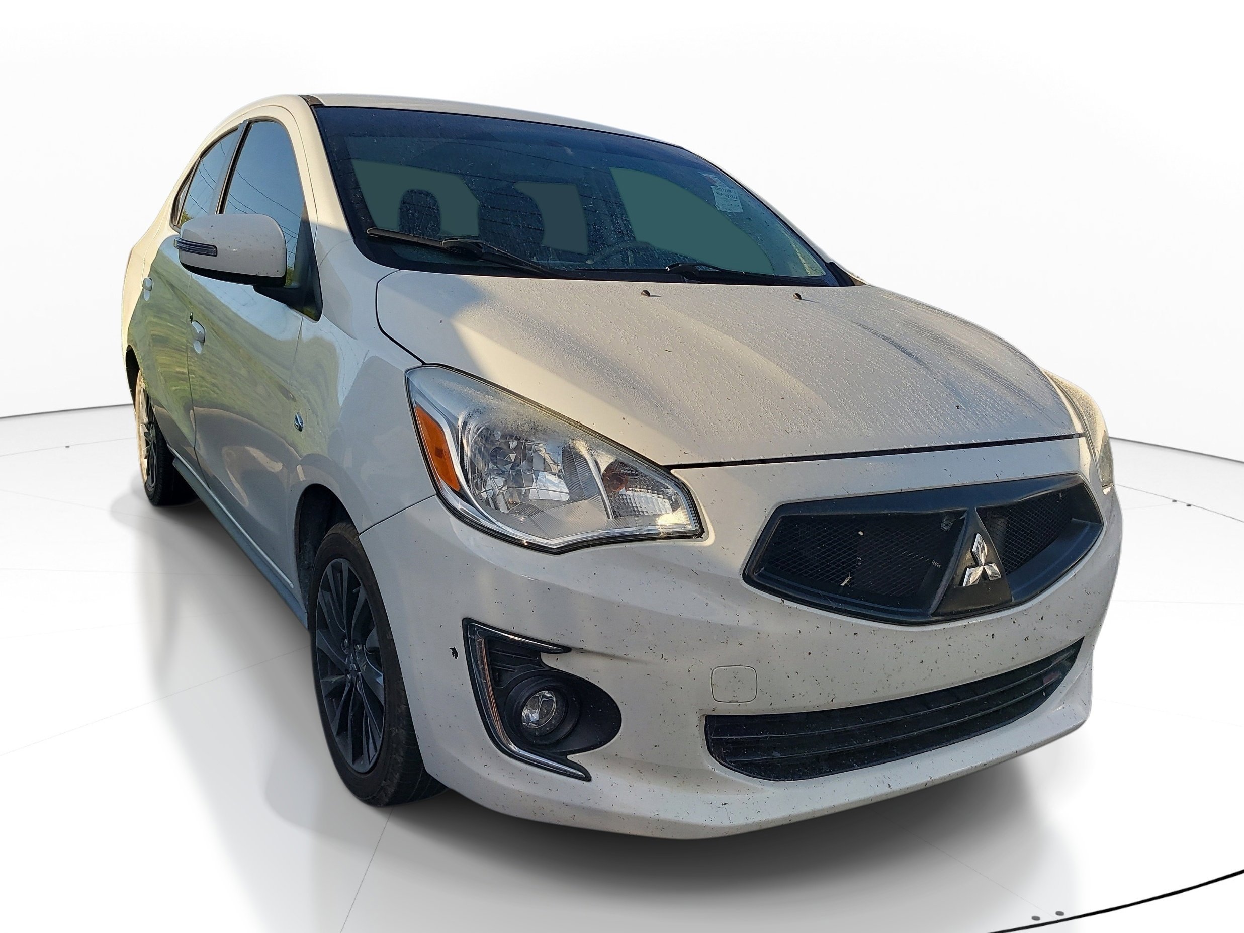 Used 2019  Mitsubishi SE image 1
