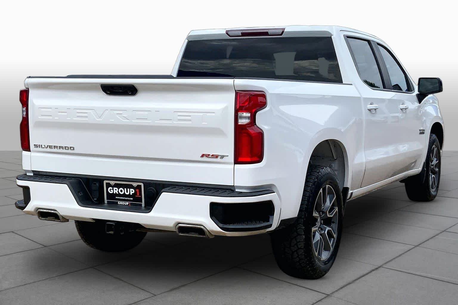 Used 2022 Summit White Chevrolet RST image 12
