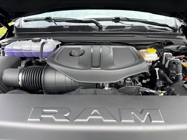 New 2026 Diamond Black Crystal Pearl-Coat Exterior Paint RAM Laramie image 18