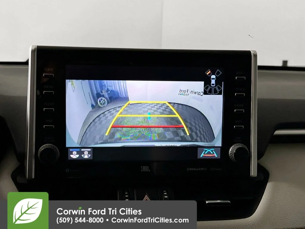 Used 2022 Gray Toyota XLE Premium image 21