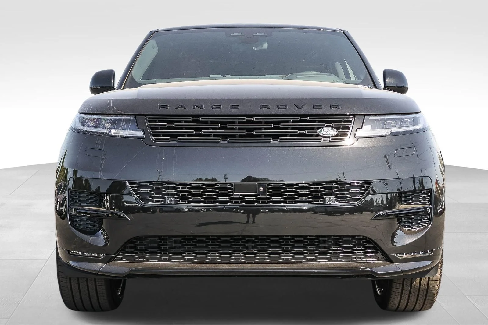 New 2026 Santorini Black Land Rover Dynamic SE image 2