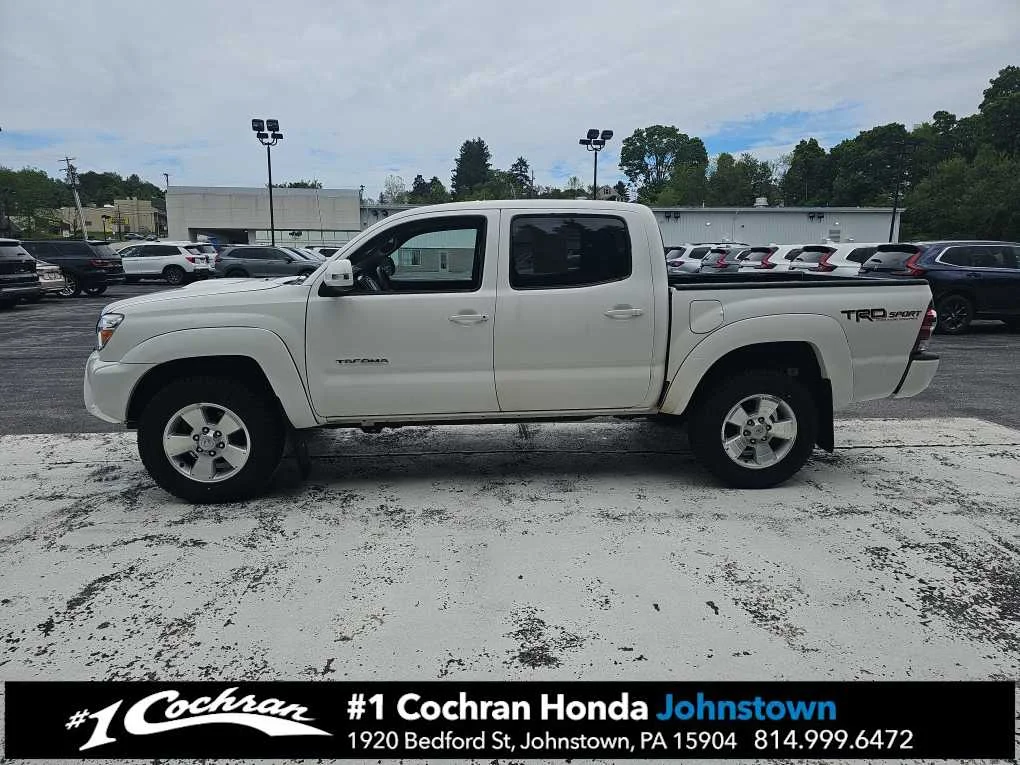Used 2015 Super White Toyota  image 4