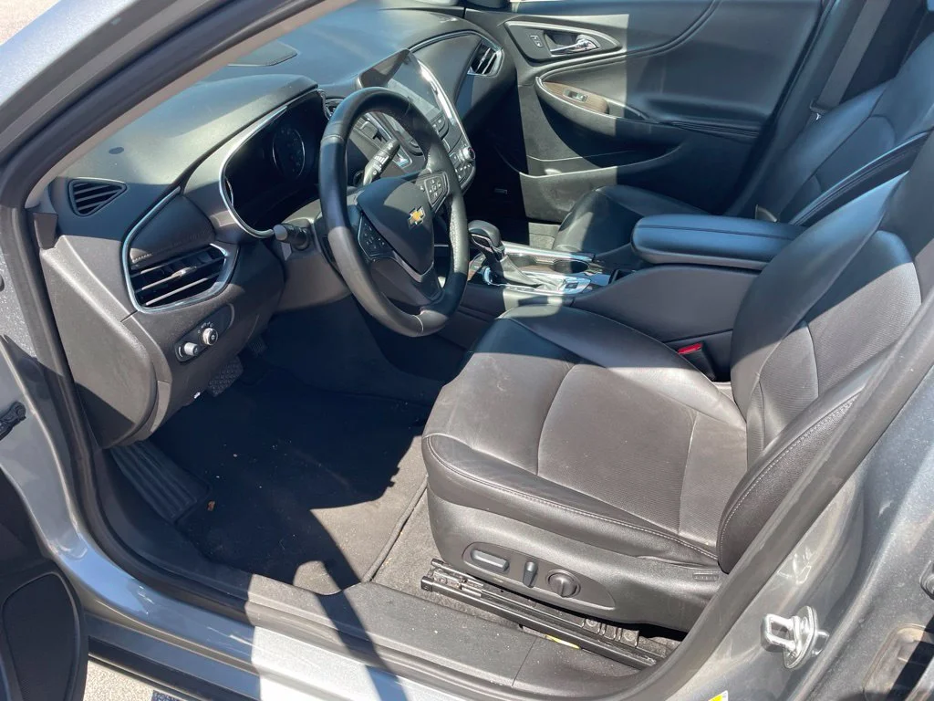Used 2024 Gray Chevrolet LT image 4
