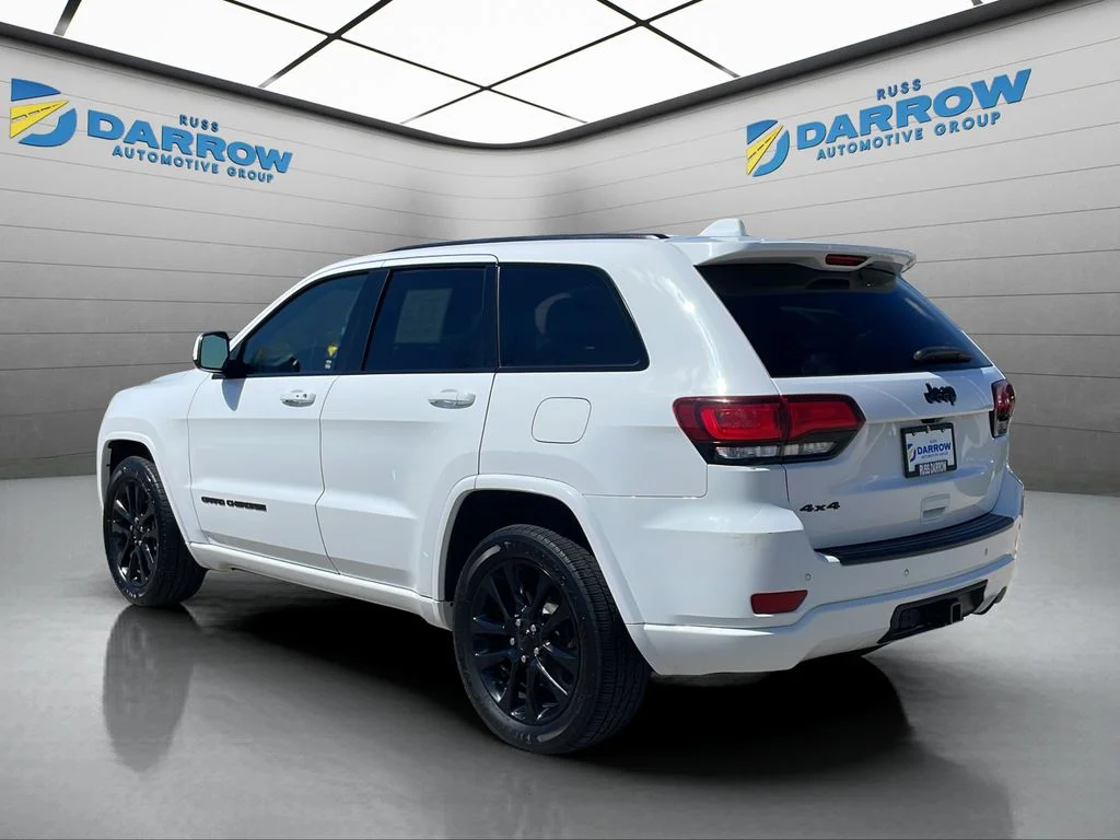 Used 2020 White Jeep Altitude image 3