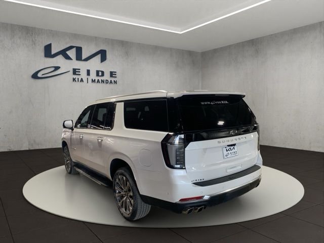Used 2025 Black Chevrolet High Country image 12
