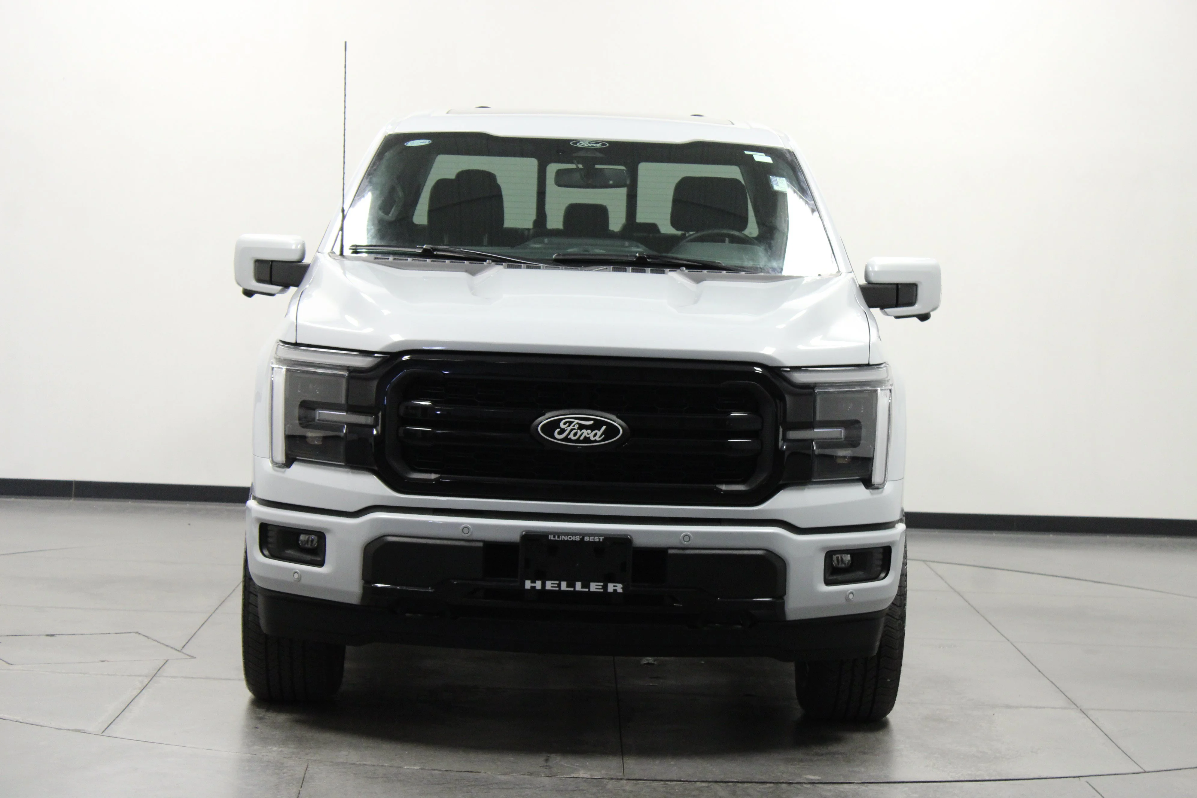 Used 2025 Space White Metallic Ford LARIAT image 9