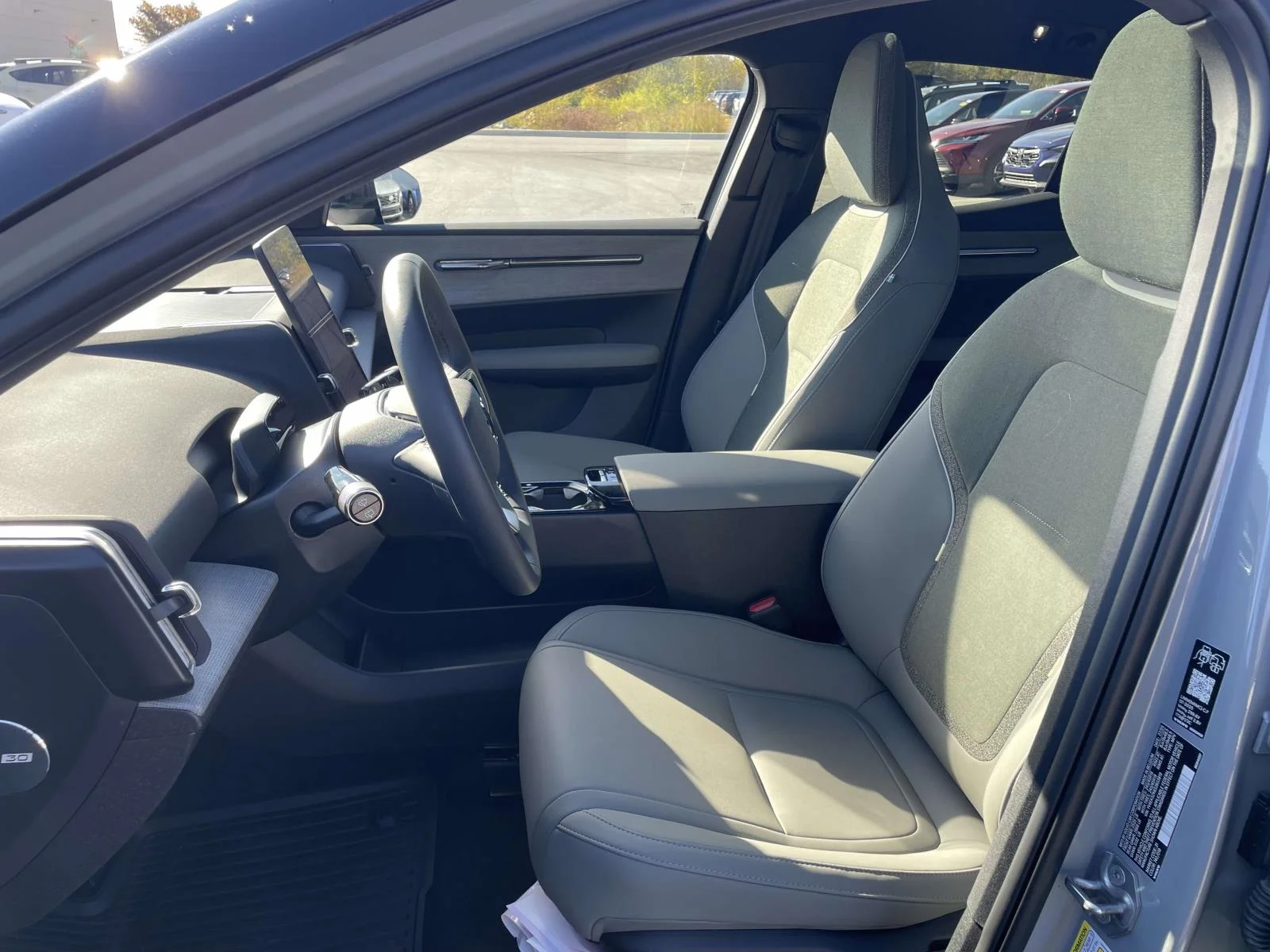 Used 2025 Vapour Grey Metallic Volvo Plus image 7