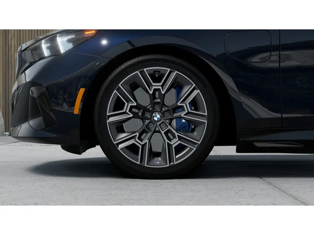 2027 BMW 5 Series 550e - Photo 7