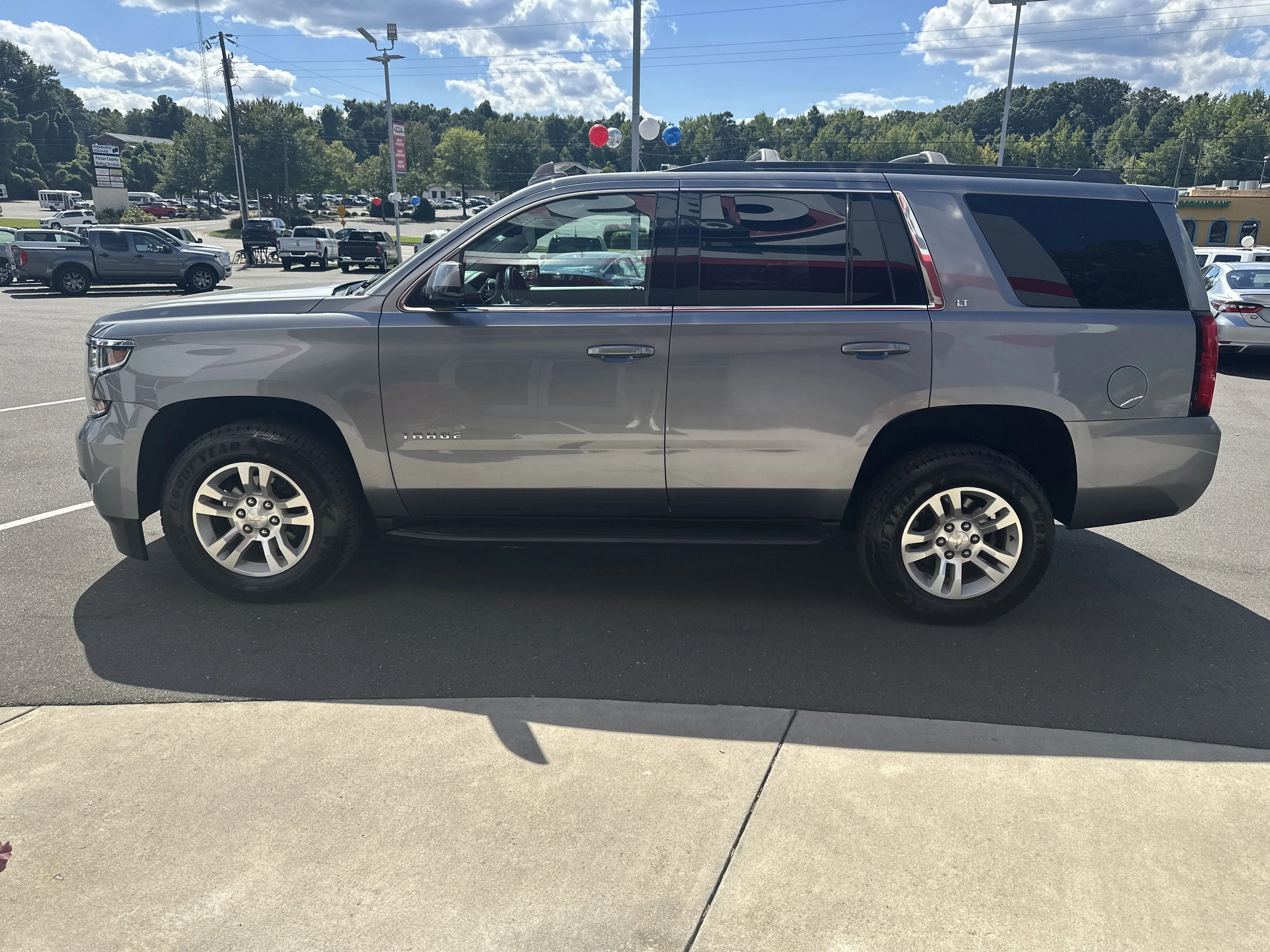 2020 Chevrolet Tahoe LT - Photo 5