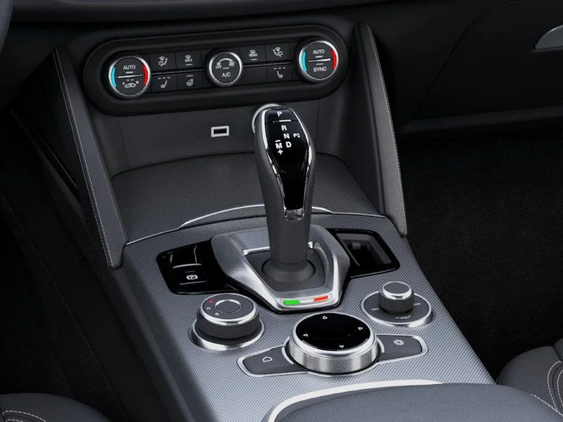 New 2025 Red Alfa Romeo Base image 25