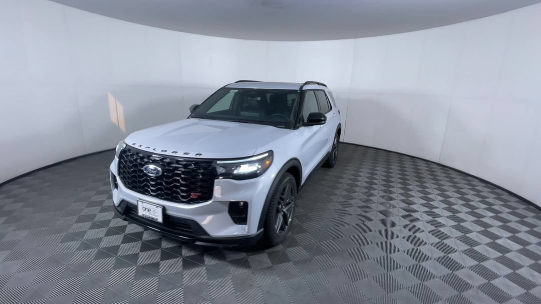 New 2026 Space White Metallic Ford ST image 3