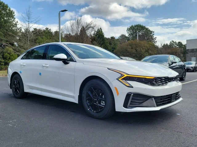 New 2026 Snow White Pearl Kia LXS FWD image 3