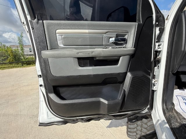 Used 2016 Bright White Clearcoat Ram Outdoorsman image 22