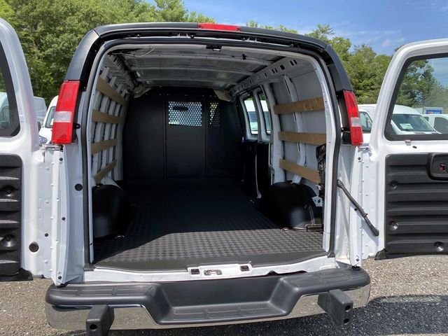 Used 2025 White GMC Work Van image 5