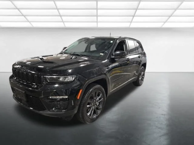 Used 2024 Black Jeep Limited image 9