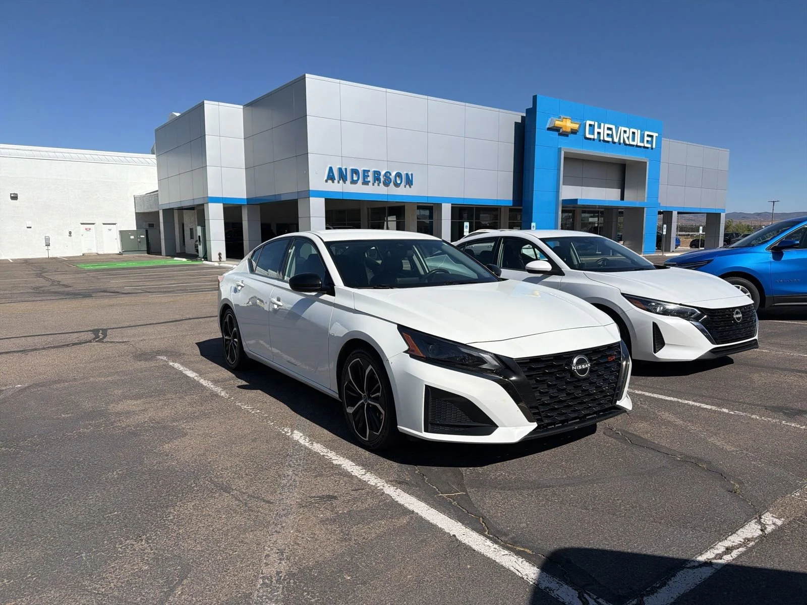 2024 Nissan Altima SR - Photo 10