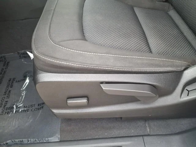 Used 2022 Summit White Chevrolet LT image 14