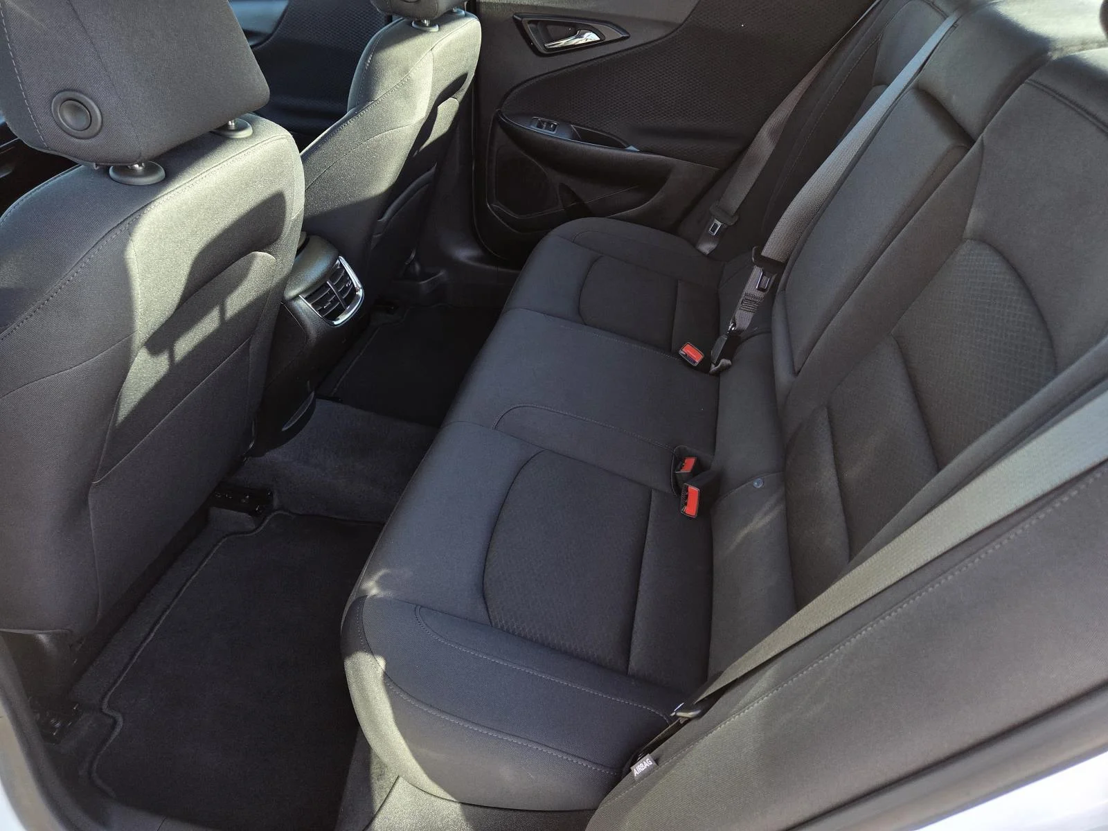 Used 2025 Summit White Chevrolet LT image 29