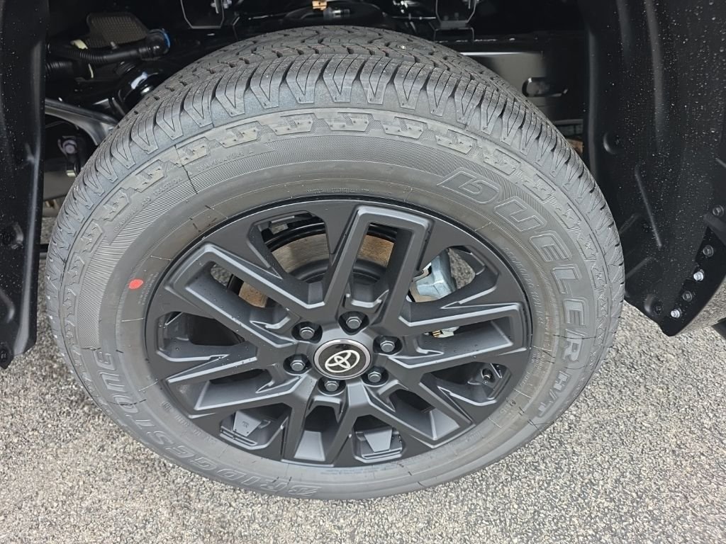 2026 Toyota Tundra Limited - Photo 7