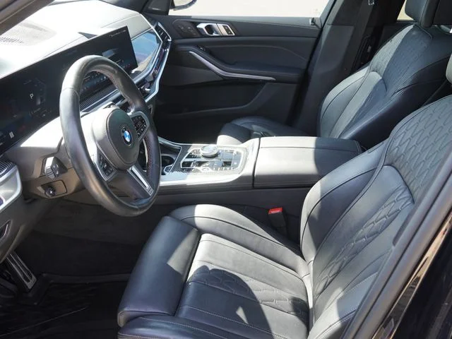 Used 2024 Black BMW M60i image 19