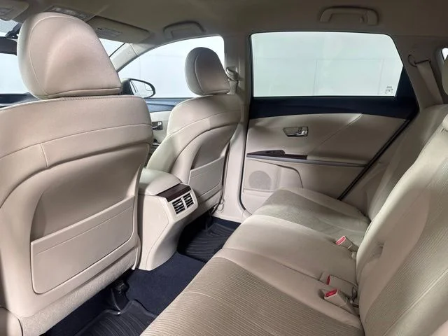 Used 2014 Gold Toyota LE image 12
