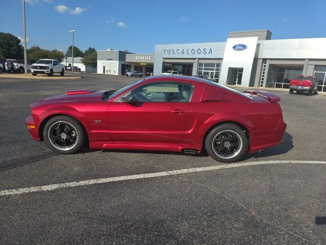 Used 2006 Red Ford GT Premium image 6