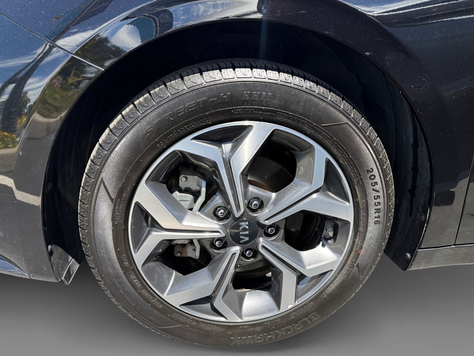 Used 2019 Aurora Black Kia LXS image 9
