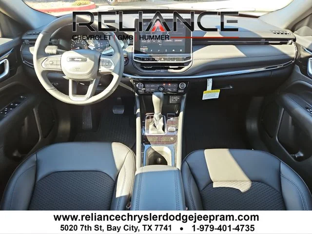New 2026 Bright White Clear-Coat Exterior Paint Jeep Latitude image 12
