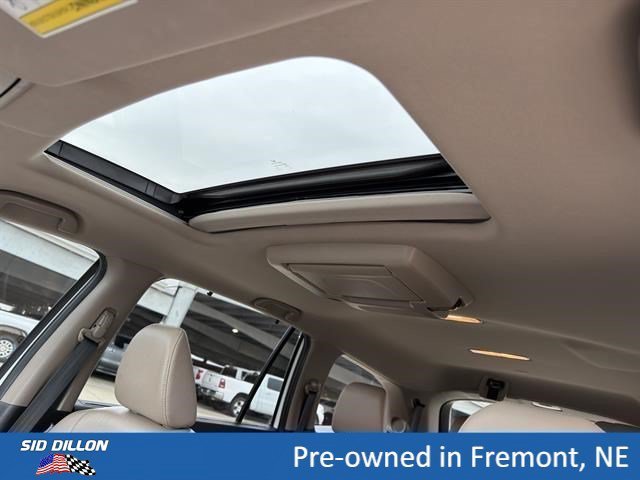 Used 2020 Platinum White Pearl Honda Touring 7-Passenger image 16
