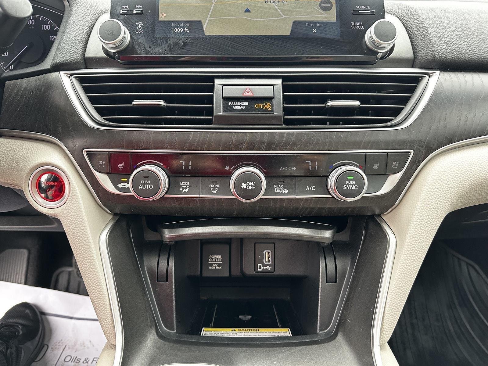 Used 2019 Platinum White Pearl Honda Touring image 17