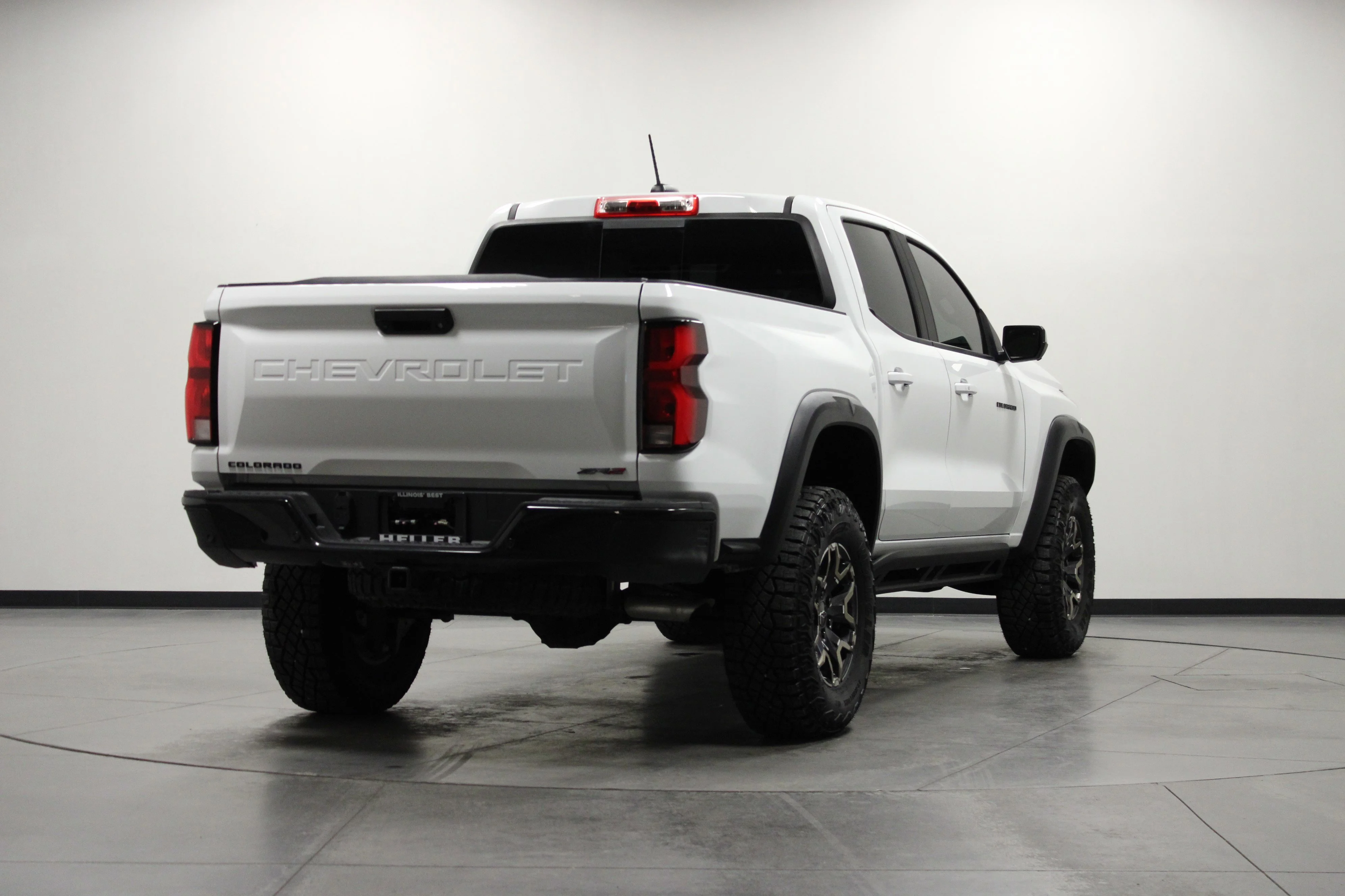 Used 2025 Summit White Chevrolet ZR2 image 4