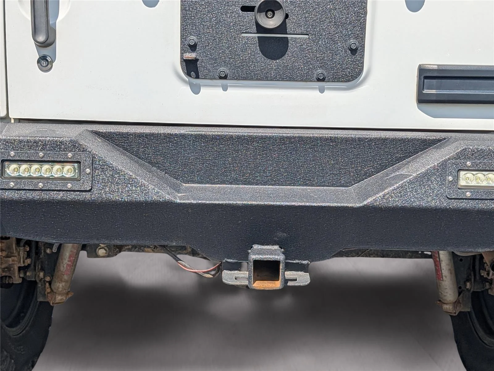 Used 2014 Bright White Clearcoat Jeep Sahara image 36