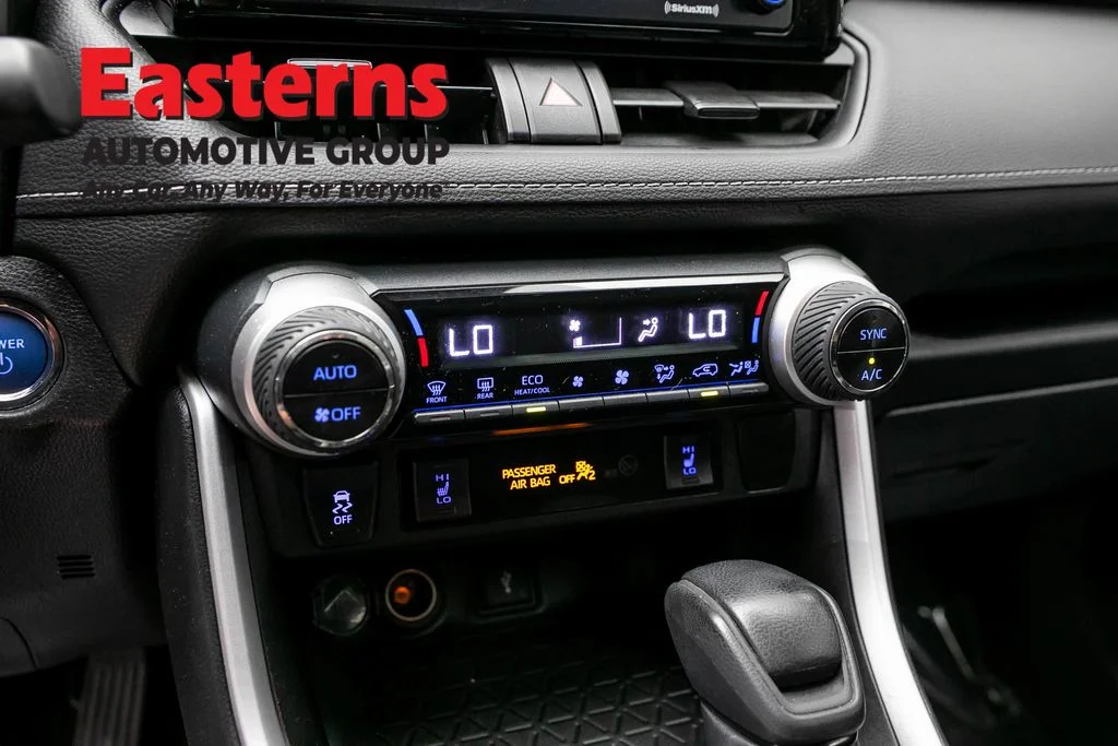 Used 2021 Silver Toyota XLE image 20