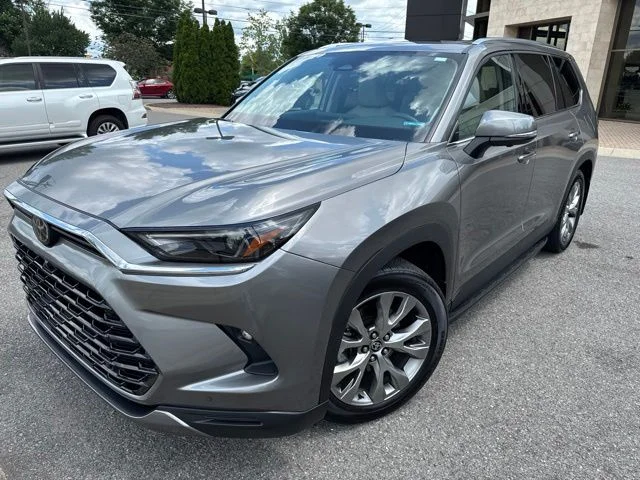 Used 2025 Gray Toyota Limited image 3