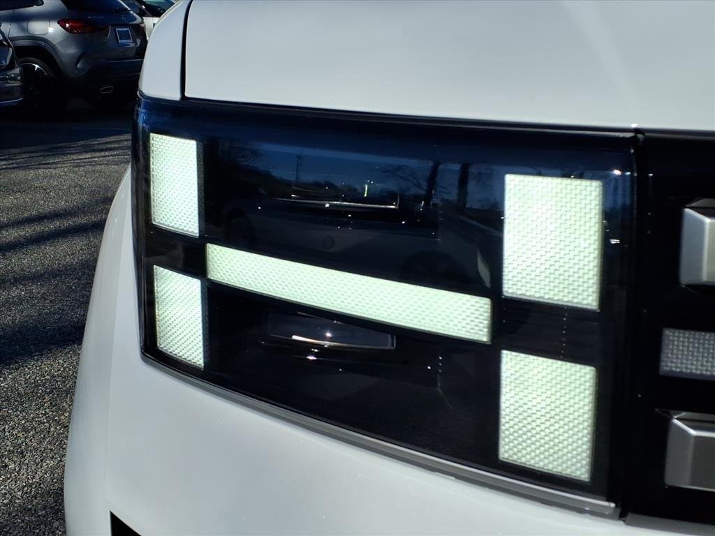 New 2026 Serenity White Hyundai SE image 3