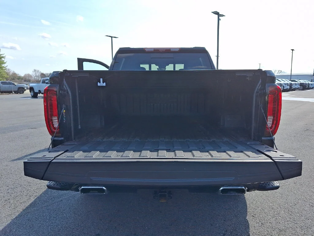 Used 2025 Onyx Black GMC Denali Ultimate image 34
