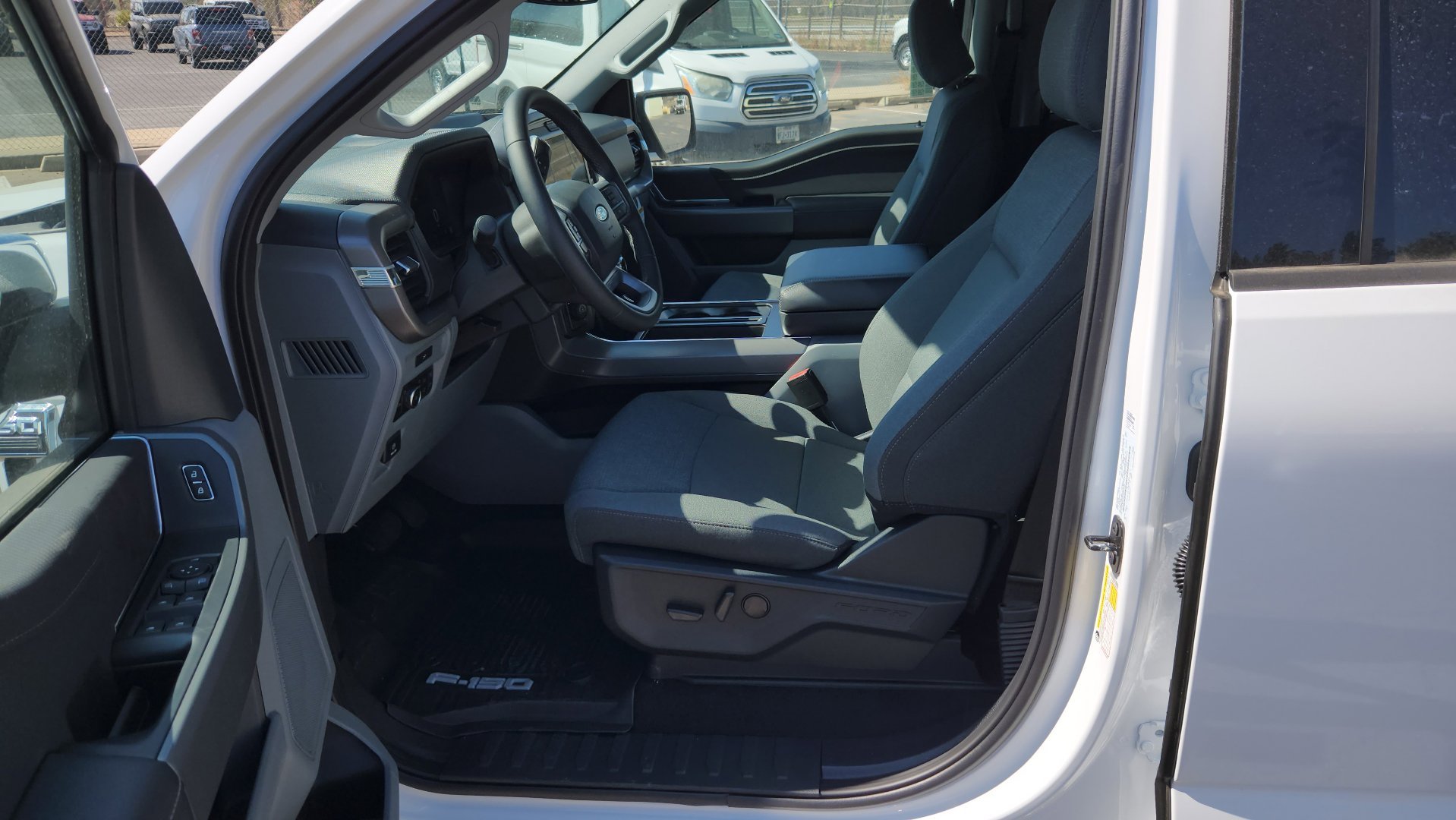 New 2026 Oxford White Ford XLT image 24
